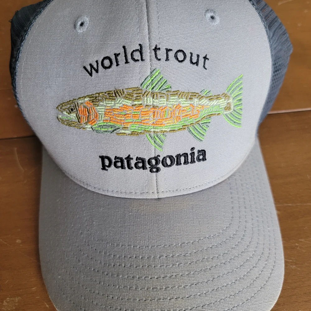 Patagonia World Trout Fishstitch Trucker Hat  Gray EUC